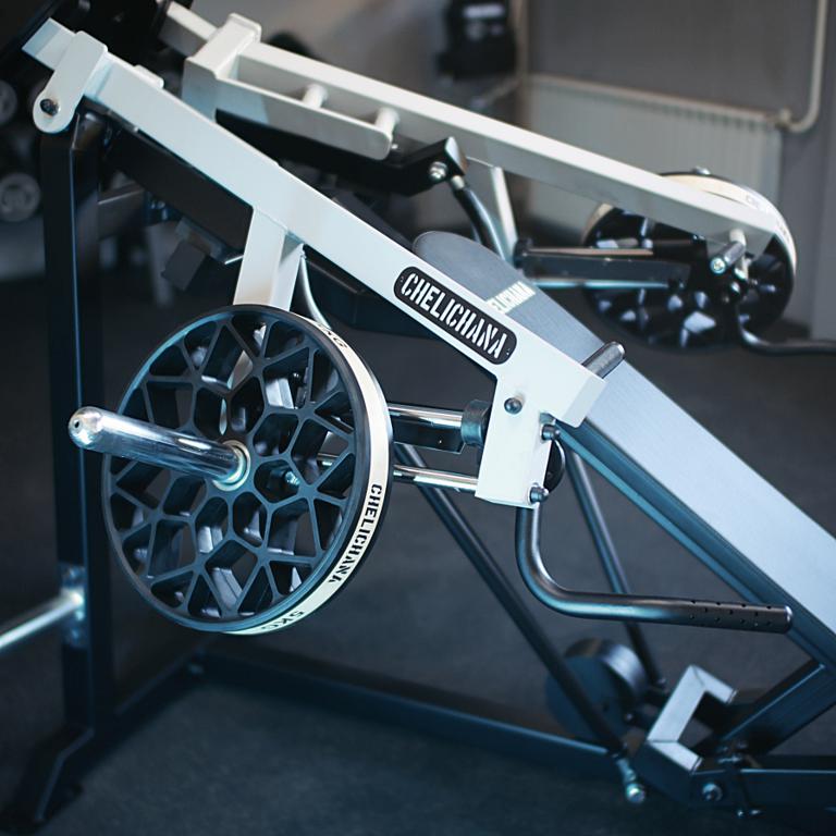 Incline Chest Press - plate loaded